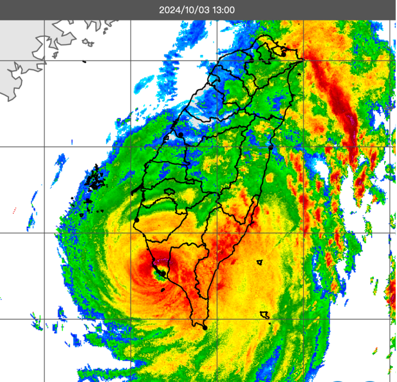 山陀兒颱風遲遲不登陸，終於在今(3)日中午12時40分登陸高雄小港，颱風眼掃進南高雄。   圖：翻攝自中央氣象署官網