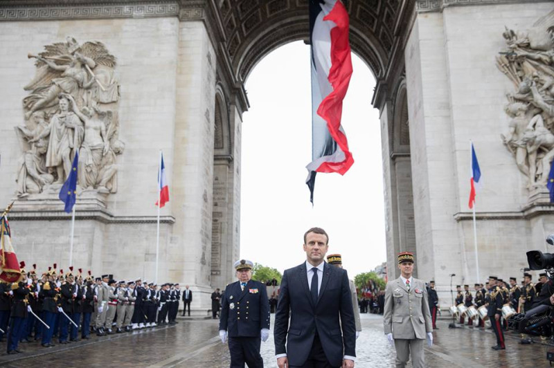 法國總統馬克宏今天展開系列紀念第一次世界大戰結束100週年活動，這為期一週的活動，除紀念過去，也對目前全球浮現的民族主義氛圍示警。   圖：翻攝馬克宏臉書