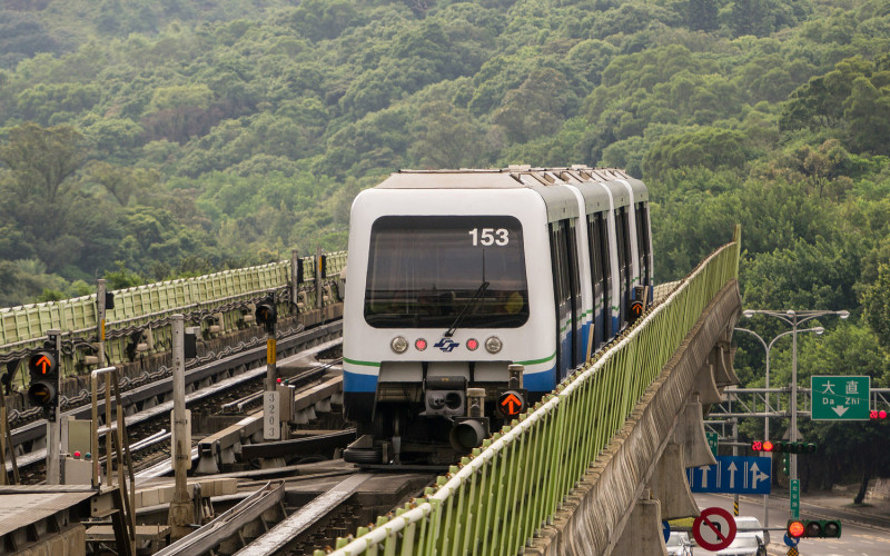 台北捷運表示，颱風期間視風雨情況決定是否暫停營運。   圖：flickr