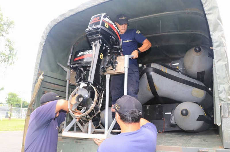 尼莎颱風來襲，海軍陸戰隊AAV-7兩棲突擊車12輛、膠舟24艘，預置於林口下湖西營區、嘉義水上基地、台南官田營區、屏東縣林邊、佳冬鄉公所、枋山防訓中心、恆春消防隊等處，待命投入支援災害防救。   圖:取自國防部發言人臉書