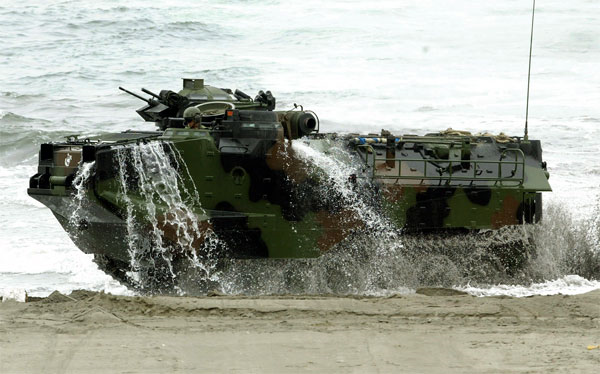 我國海軍陸戰隊的AAV7兩棲突擊車，是搶灘攻擊的重要車種。   圖：翻攝自中華民國海軍官網