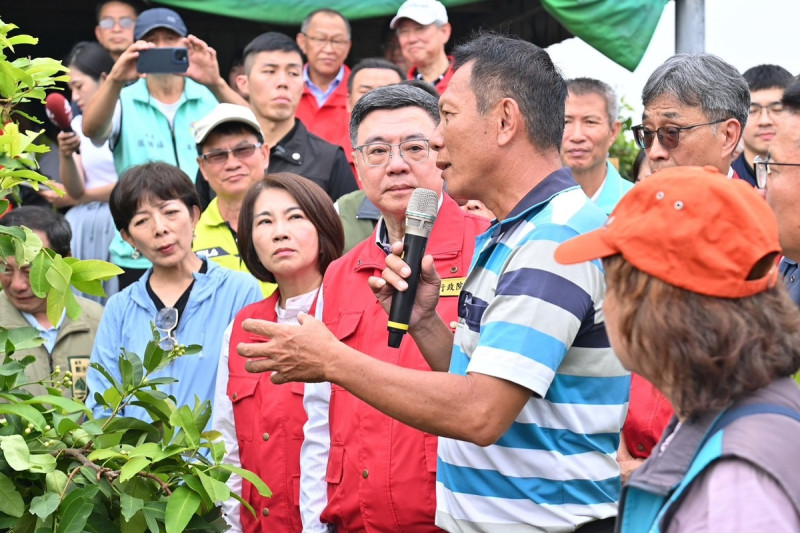 行政院長卓榮泰視察地方建設受損情況。   圖/卓榮泰臉書粉專