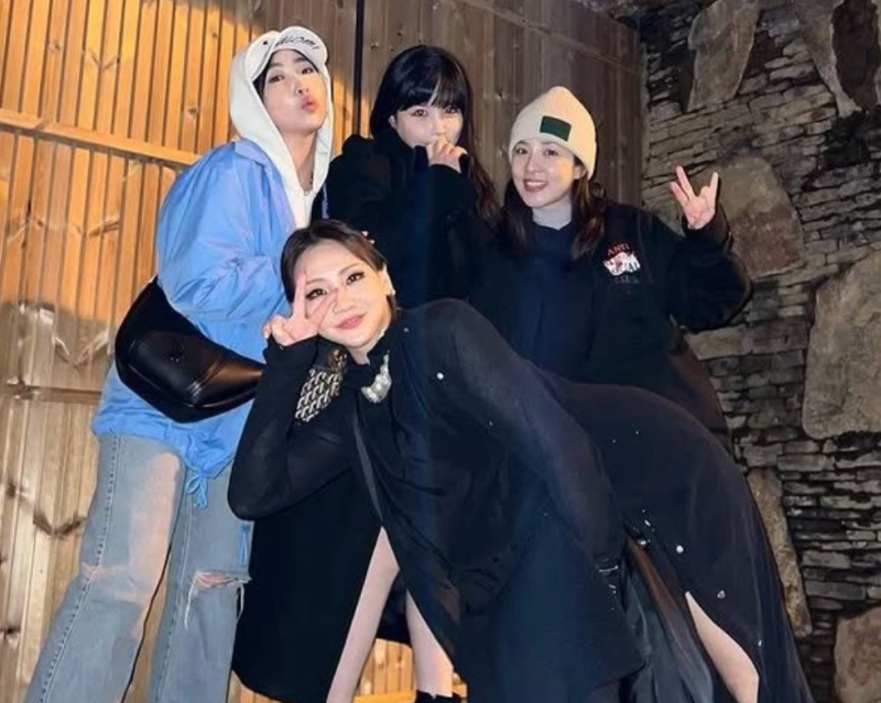 2NE1解散8年後，近期宣布合體回歸樂壇。   圖：翻攝自2NE1 IG