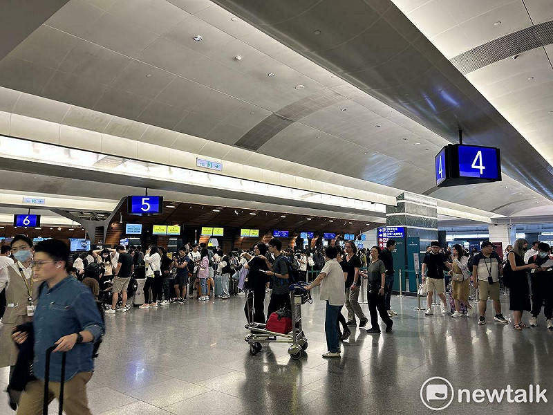 日本各地飯店、機場和熱門旅遊景點正面臨一個新困擾：旅客隨意丟棄的行李箱。（示意圖）   圖：林岑韋／攝（資料照片）