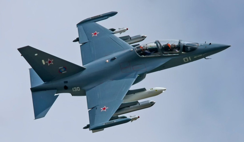 1 架俄軍 Yak-130 在訓練飛行期間期間，因技術故障墜毀在卡爾梅克和伏爾加格勒邊界附近。   圖：翻攝自 NOELREPORTS X 帳號