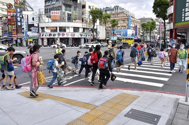 高市府建構安全友善的人本交通環境。   圖：高雄市交通局提供