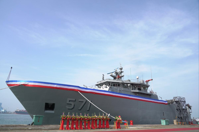 國造新型大武級救難艦首艦「大武軍艦(ARS-571)」23日正式交付海軍。   圖：中船公司提供