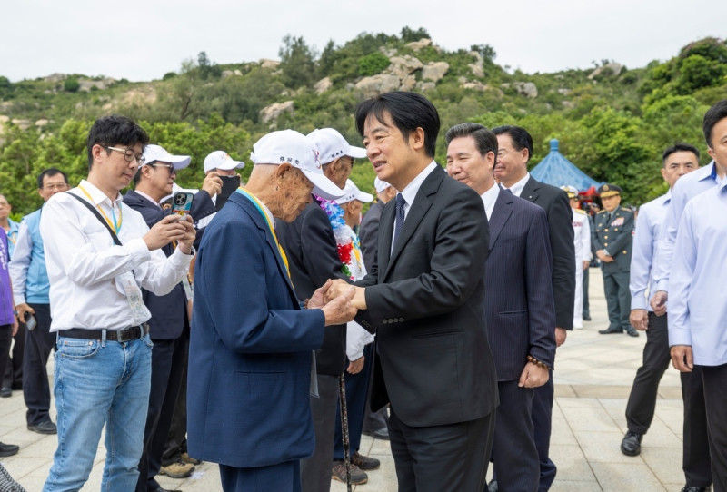 總統賴清德前往金門主持古寧頭戰役75週年活動。   圖：總統府提供