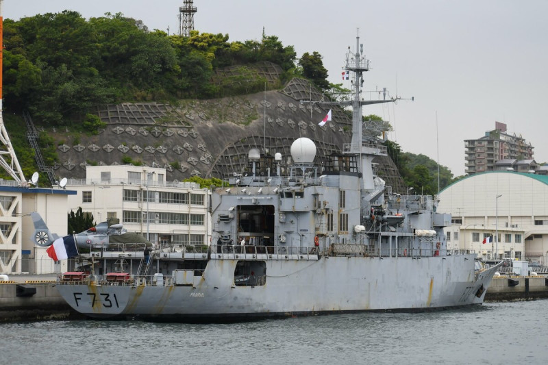 國防部證實法國海軍花月級巡防艦「牧月號(FS Prairial，F-731)」，28日晚間至29日上午，由南向北航經台灣海峽。   圖：翻攝「X」@_kuzyo_