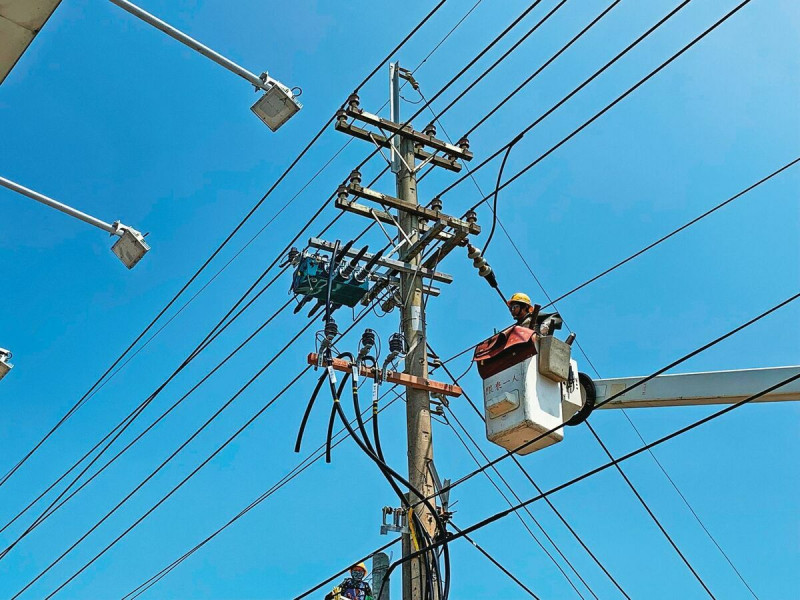 檢調查出，台綠簽約的很多農地居然連台電饋線都沒有，即便案場完工發電，也無法導入台電變電所。   圖：台電提供