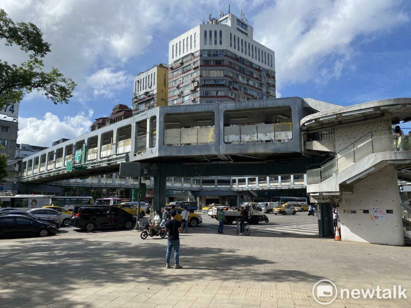 和平新生天橋即將拆除，引發在地居民反彈。   圖：周煊惠 / 攝