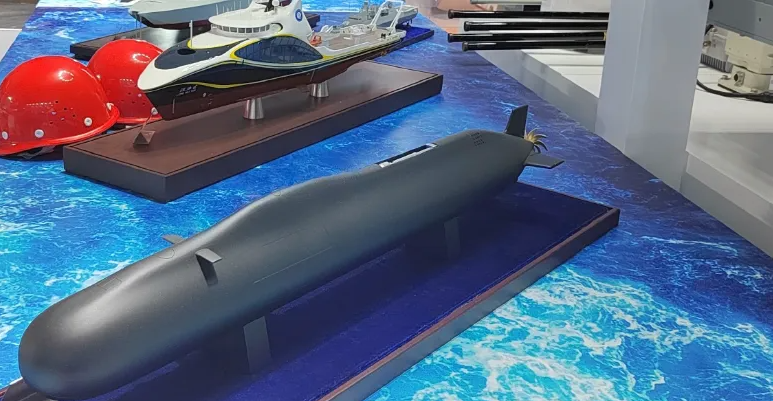 中國國產無人特戰潛艦亮相珠海航展。   圖 : 翻攝自騰訊網