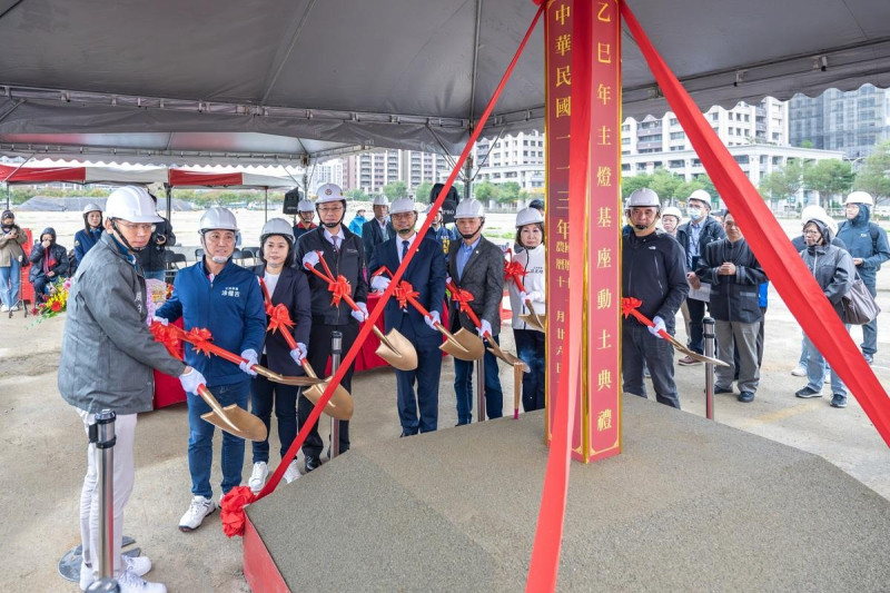  台灣燈會明年2/12-23將在桃園青埔登場，今日在高鐵桃園站區前舉行主燈動土儀式。   圖：桃園市政府／提供