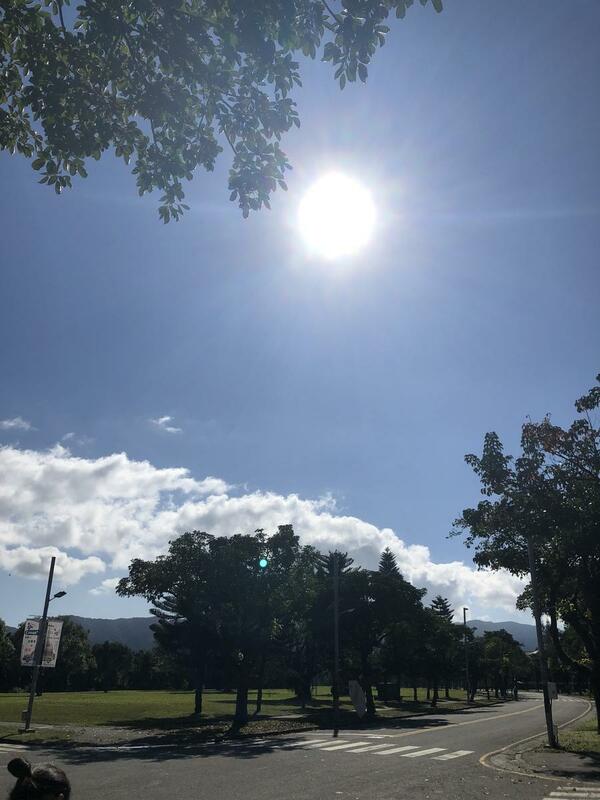 周末冷氣團減弱，西半部能明顯感受到陽光的溫暖，東半部則是多雲到晴好天氣，氣溫有望再回升1至2度。   圖：民眾／提供