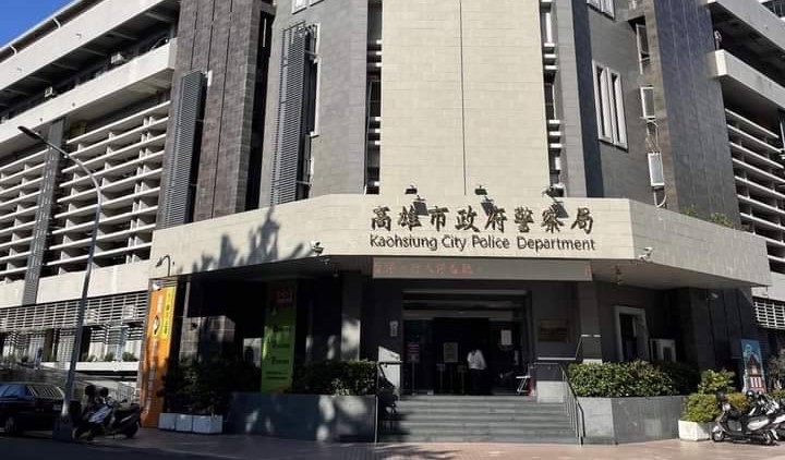 高市警方進入校園調查學生物品失竊事件，教育局認為合乎程序。   圖：取自高雄市政府警察局臉書