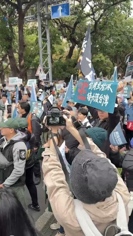  9天380公里民主之路「台灣主站派、接力護台灣」12/8日台北大集結。 圖：台獨聯盟/提供 