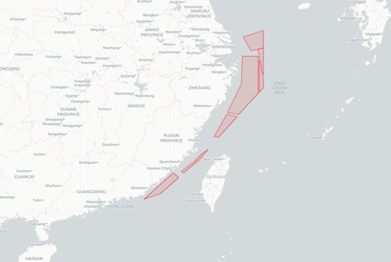 共軍宣布今日起至11日，於浙江及福建以東一帶空域，開設7處空域保留區。   圖：翻攝「X」@duandang