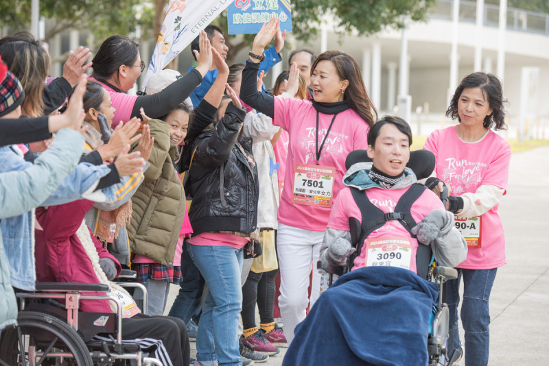 台中市五湖園生命智慧園區響應「瑪利亞天使公益路跑」，為瑪利亞基金會籌建心智障礙者安老家園計畫傾力而行。   圖：五湖園生命智慧園區/提供