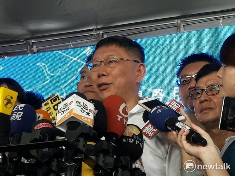 台南市長賴清德昨（2）日首度表態，希望新北市長一職由年輕人來承擔。台北市長柯文哲今（3）日則回應，「時間還久、時間還久」。   圖 : 張芸嘉／攝