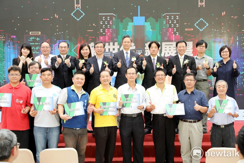 台灣第一場4G成果發表會「新世代新展望台南智慧新城市」在台南市政府舉行，成果發表會集結影音、新農人、商圈等成品，供各界觀摩、品嚐。   圖 : 黃博郎/攝