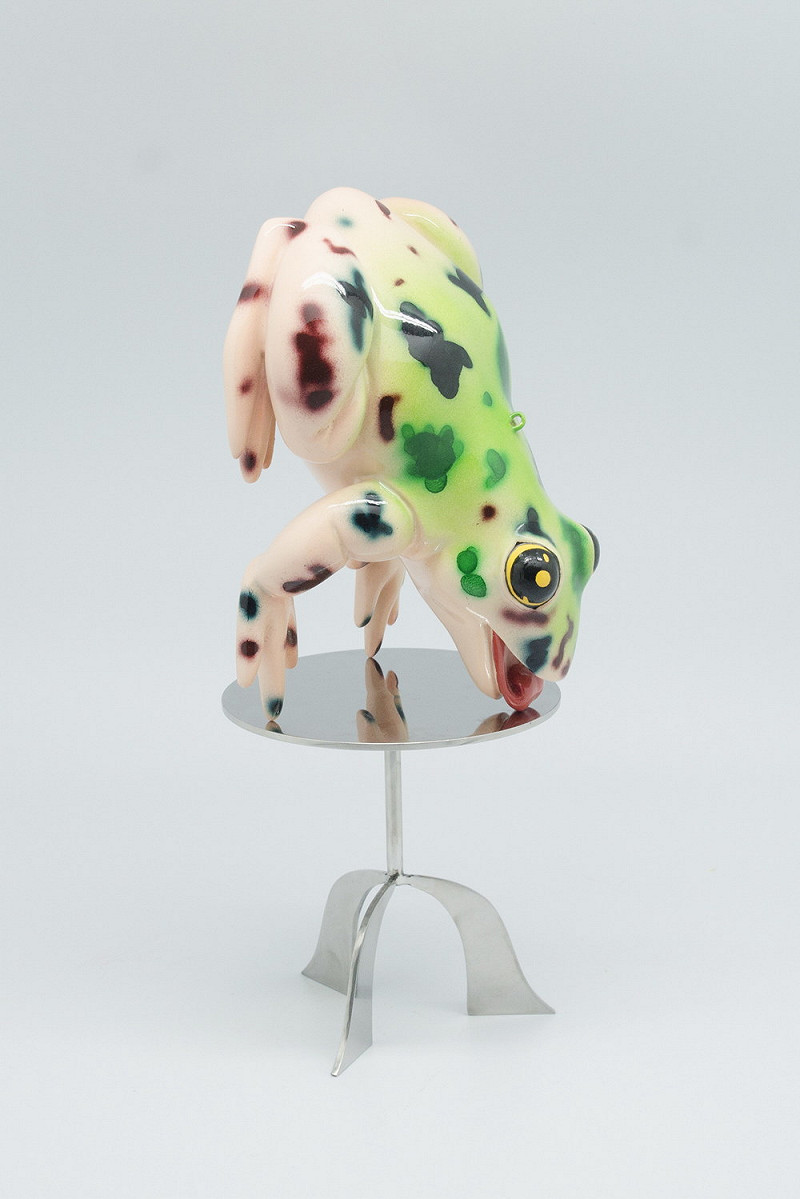 國際袖珍雕塑展展覽作品「餐桌」。&nbsp;&nbsp;&nbsp;圖：國立臺灣工藝研究發展中心提供