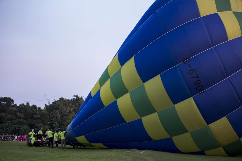 考量風量問題造成熱氣球升空安全疑慮，今晨熱氣球並未升空，預計傍晚16:30至18:30將繼續嘗試。   圖：新竹市政府提供