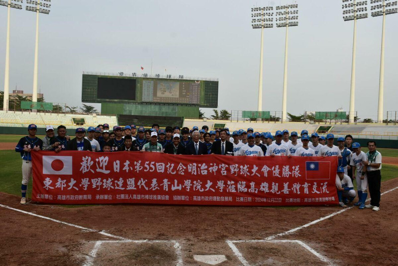 日本青山學院與高雄大學在澄清湖棒球場進行一場友誼賽。   圖：孫家銘攝