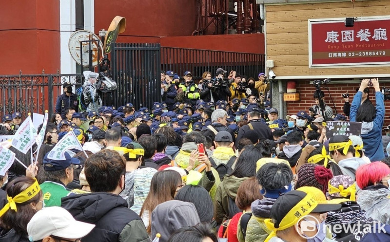 「警察人員人事條例」下周三讀 政院官員 : 粗糙修法 將無辜警察推上鬥爭第一線