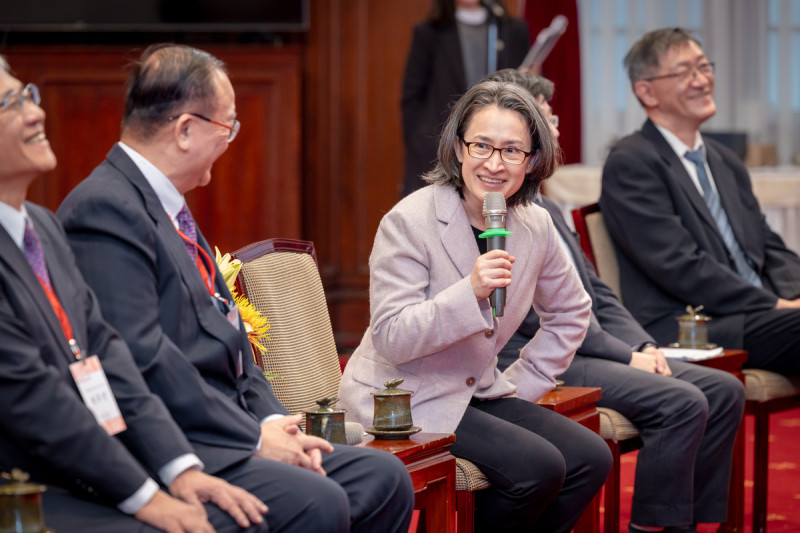 副總統蕭美琴接見112年度績優捐血人代表。   圖：總統府提供