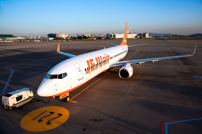 南韓濟州航空空難釀151死，波音737-800失事引發關注，台灣亦有此機型服役。   圖：翻攝自濟州航空 網站