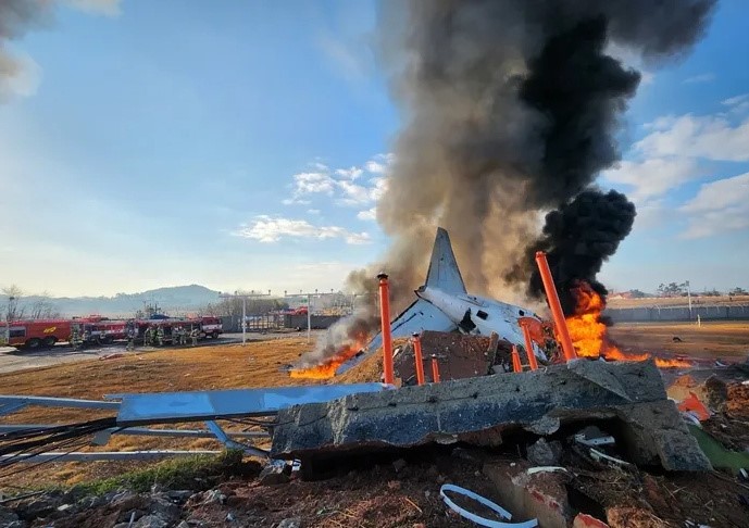 南韓濟州航空 1 架客機在 29 日發生事故，導致 179 人死亡。   圖：翻攝自李老師不是你老師 X 帳號