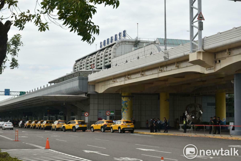 計程車司機爭取進入機場接載預約客人的自由。   圖：孫家銘/攝