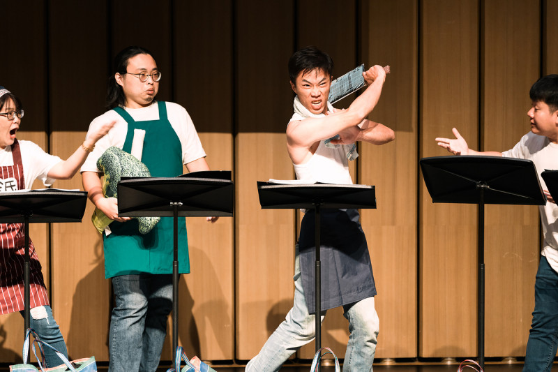 文化部啟動「青少年表演藝術節目」徵件，希望以多元的表演藝術形式，吸引更多青少年走進劇場。(圖為劇場表演示意圖)   圖：翻攝自衛武營國家藝術中心臉書