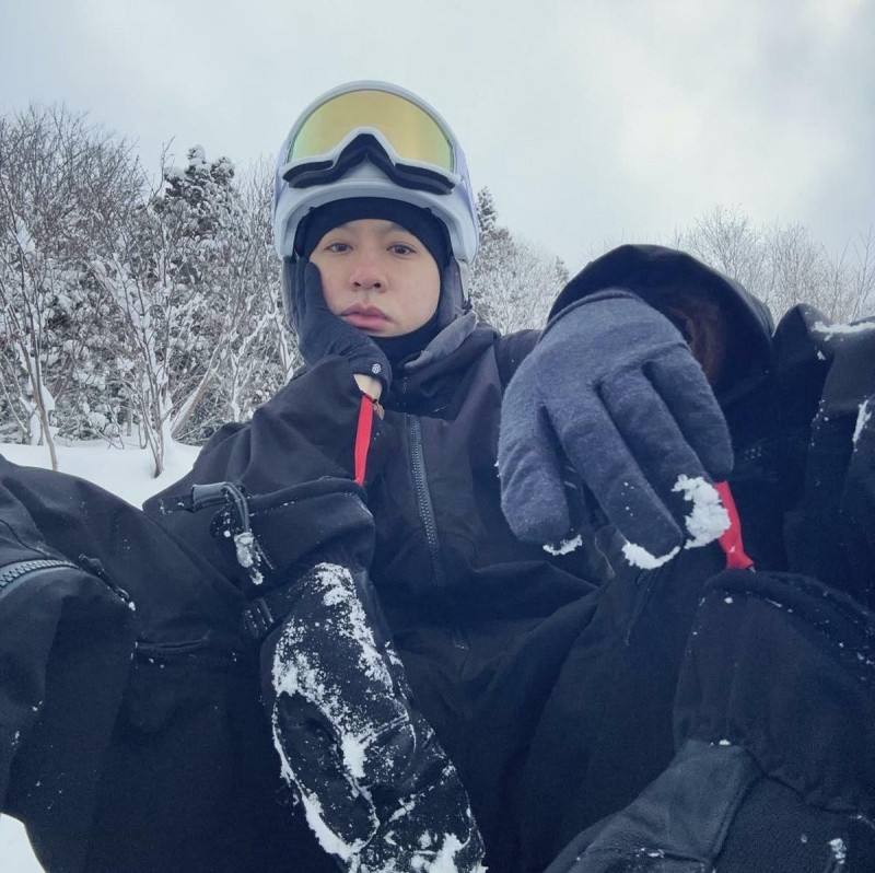 周湯豪近期到日本旅遊，然而卻在滑雪時不慎發生意外。   圖：翻攝自周湯豪IG