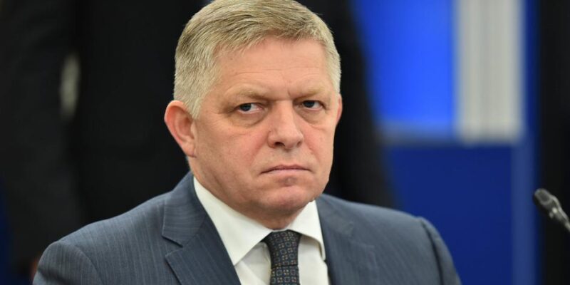 烏克蘭總統澤連斯基（Volodymyr Zelenskyy）近期回應斯洛伐克總理費科（Robert Fico）的親俄立場，直指其「押注莫斯科是錯誤的」。   圖:翻攝自X帳號@nexta_tv