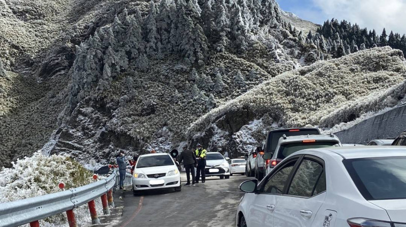 農曆春節將至，不少遊客規劃前往合歡山追雪或是觀星。   圖：太魯閣國家公園管理處 / 提供