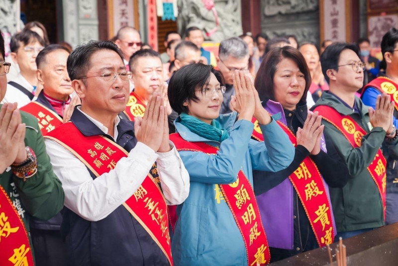 林岱樺(左二)希望張良經世濟民的精神，能啟發高雄市政的進步。   圖：林岱樺服務處/提供