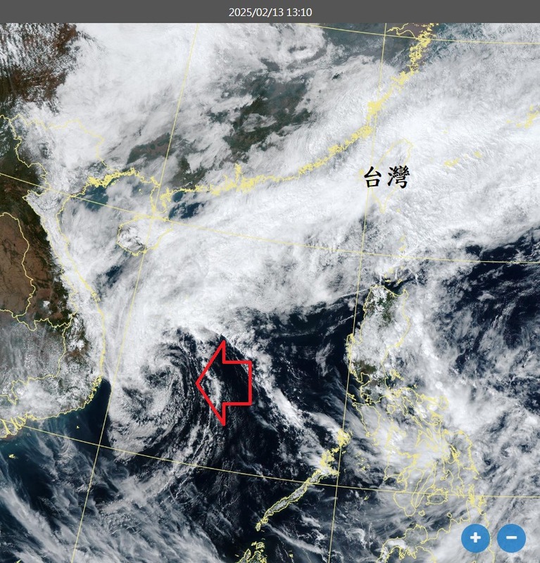 鄭明典發文表示，目前南方有個低壓雲系，有機會成為熱帶性低氣壓。   圖：翻攝自鄭明典臉書