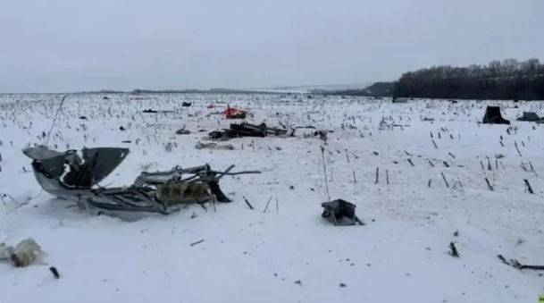 俄軍對大型飛機安全保障的不重視以及對前線軍用機場安全的疏忽，是導致俄空天軍面臨如此巨大損失的真正原因。   圖：翻攝自 雷姐的機械空間