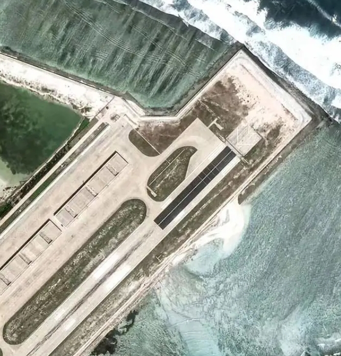 解放軍把南海島礁軍事化，在永興島建機場。   圖：截自騰訊網/空天力量