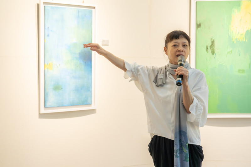 愛瑪蓮在高醫大A館藝廊舉行「雲野笙歌 II -愛瑪蓮 Emma Lien」個展。   圖：高雄醫學大學/提供