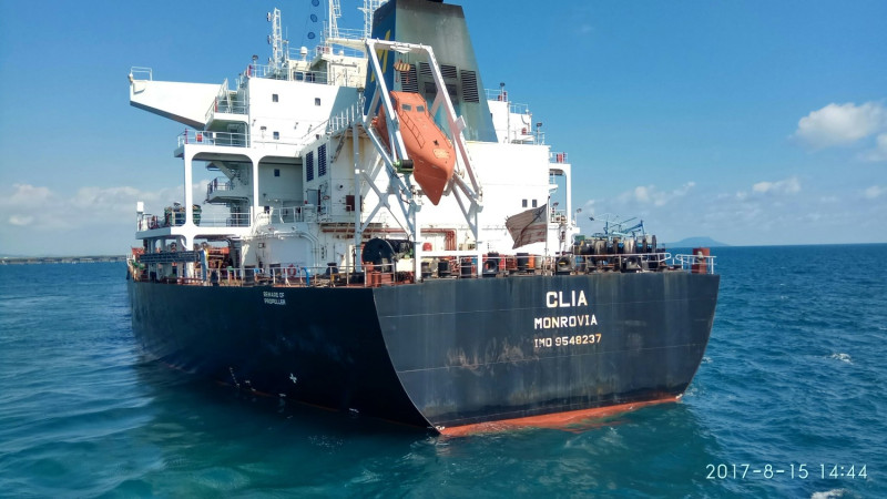 因水流過急無法操控，煤輪「可利亞CLIA」擱淺(坐底)，航港局南部航務中心獲報後，即刻成立緊急應變小組因應。   圖:交通部/提供