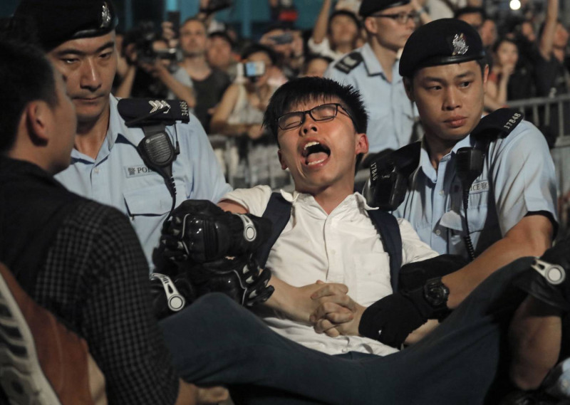 之鋒等3人因2014年的「重奪公民廣場案」下午遭香港高院判處6到8個月不等的有期徒刑。   圖：達志影像/美聯社