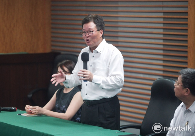 陳金德今天表示，到政院開會前，他曾打電話向陳菊表明將請辭中油董事長一職。   圖/常日豪攝