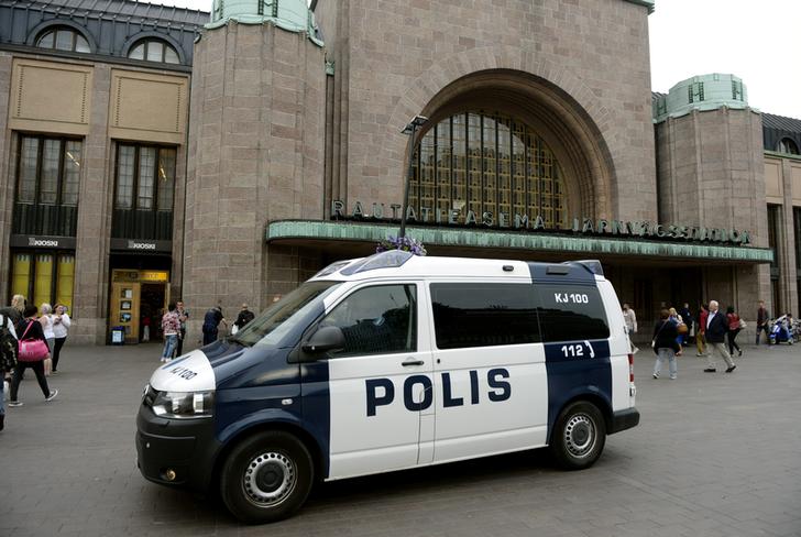 警方已加強首都赫爾辛基機場和火車站維安。   圖:達志影像/路透社