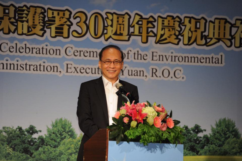 行政院長林全今（22）天出席環保署30週年署慶典禮時致詞表示，環保絕對不是與開發行為對抗，而是要引導開發行為重視環保。   圖：行政院/提供
