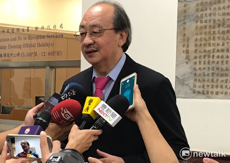 針對前總統馬英九洩密案，北院今（25）天宣判馬英九無罪。被監聽長達三年的當事人，民進黨團總召柯建銘呼籲本案檢察官上訴到底。   圖：柯建銘辦公室提供