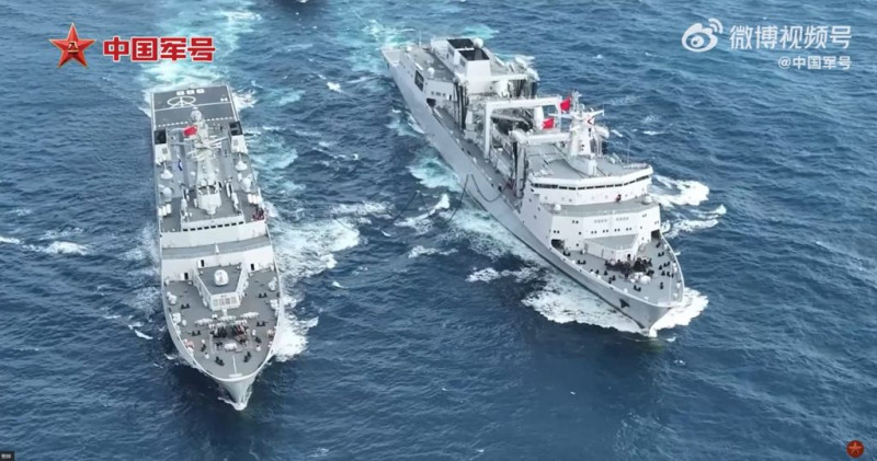 2月初，中國海軍一支由075型兩棲攻擊艦「海南艦」（31）領導的水面行動群（SAG），與三艘船塢登陸艦一起在南中國海活動。這些軍艦搭載了登陸部隊的部分兵力，以執行遠征作戰任務。   圖 X@AlexLuck9