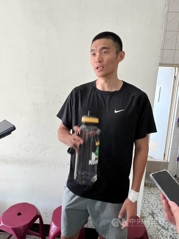 114年全國大專校院運動會在台南，台南大學碩二的陳玟溥（圖）30日於公開男生組田徑100公尺決賽飆出10秒29、拿下金牌。他開心地說，過去在個人賽都是萬年老二，這次總算解鎖金牌成就。中央社記者黃巧雯攝  114年4月30日   