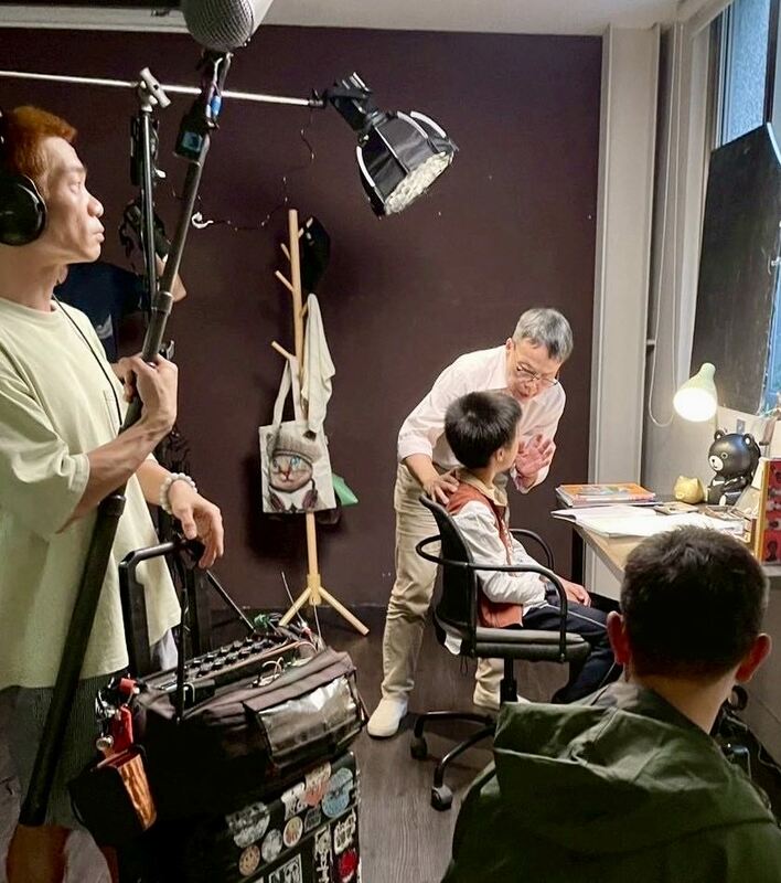 王小棣透露，在試戲時光是講到「爸爸罵媽媽」，男孩眼淚就靜靜地流下來了。因此後來當片中男孩質問父親「媽媽難過你可以不用管嗎」，聲淚俱下的演出完全是真情流露。   圖：「Taiwan Action」團隊提供